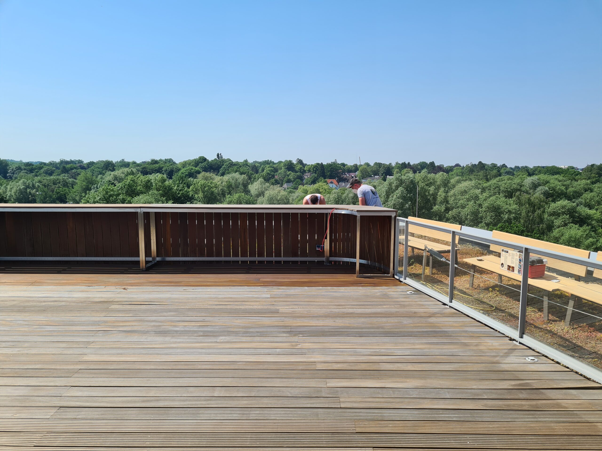 Terrasse vorher und nachher aus andere Perspektive